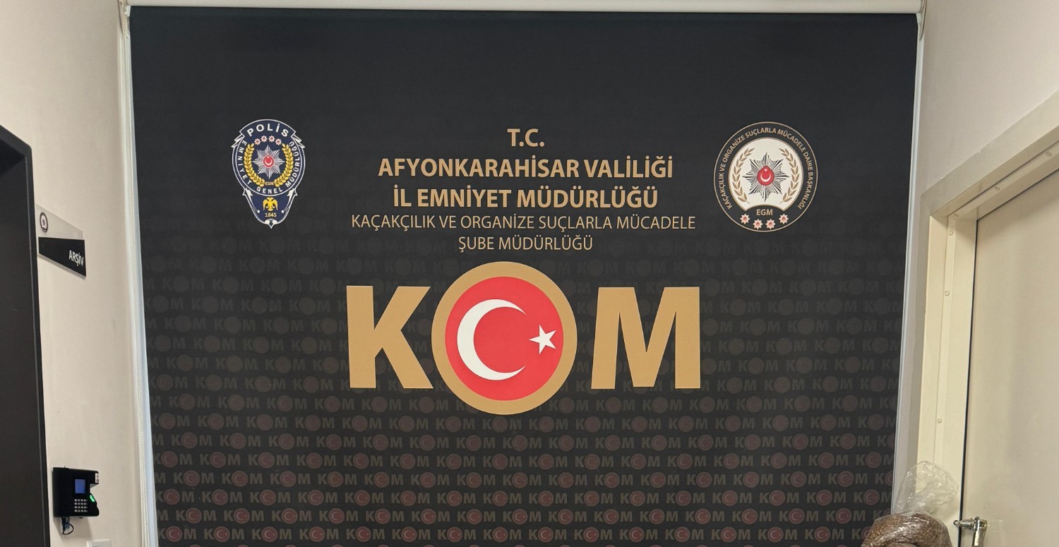 Afyon'da kaçak tütün baskını: Tam 70 kilogram ele geçirildi