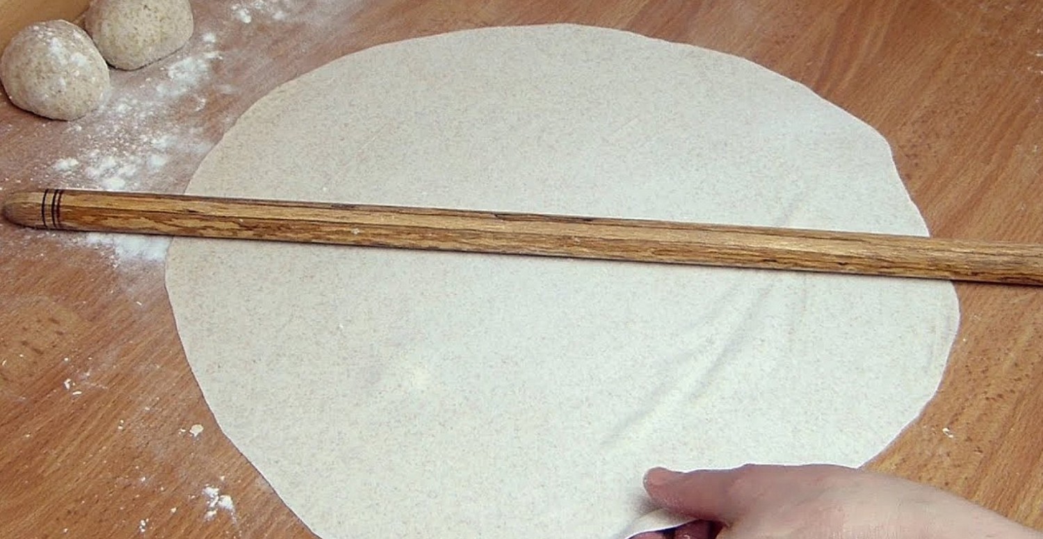 Baklava yufkası gibi incecik yufka açmanın yöntemi! Ev hanımları bile bunu bilmiyor