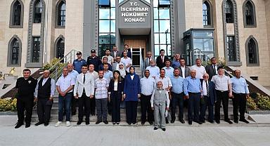 Vali Yiğitbaşı, İscehisar İlçesinde Muhtarlarla Bir Araya Geldi