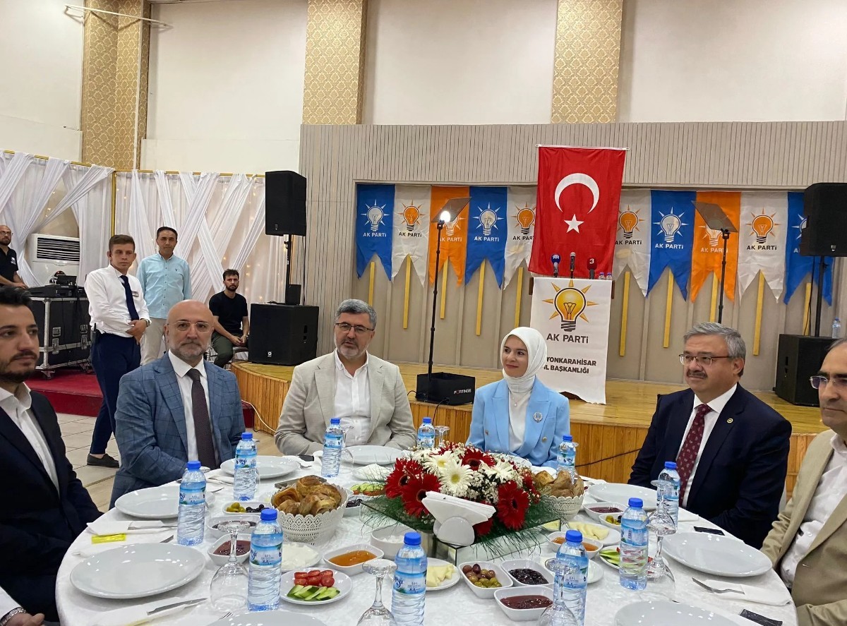 Afyonlu Bakan Özdemir yeni yönetimle bir araya geldi