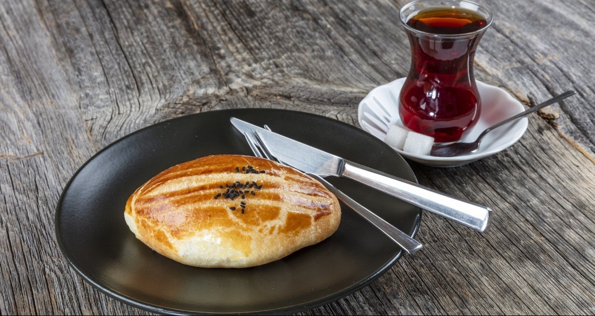 Ağızda dağılan tuzlu kurabiye tarifi! Misafirlerin bayılacağı lezzet!