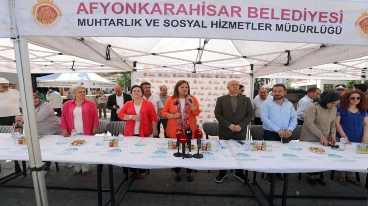 Başkan Köksal, Erenler mahalle sakinleriyle bir araya geldi