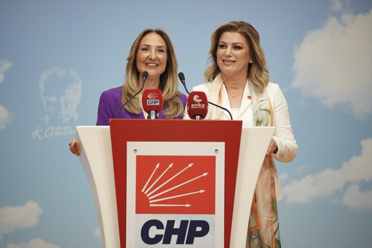 CHP'de 4 Ağustos Pazar günü yapılan 15. Kadın Kolları Kurultayı'nda Genel Başkanlığa seçilen...