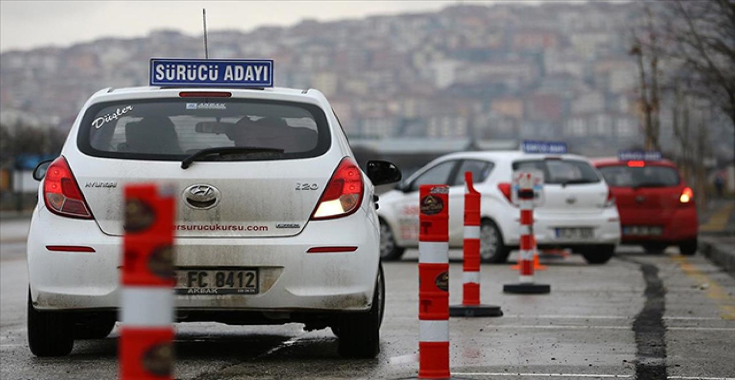 Ehliyet kursuna gidecekler dikkat! Artık tamamen zorunlu: Ehliyet sınavında yenilik!