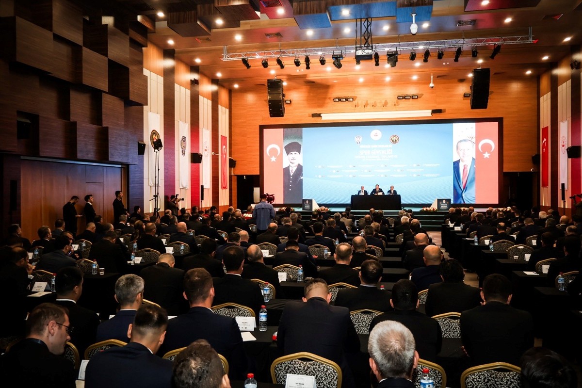 İçişleri Bakanı Ali Yerlikaya, Polis Müzesi'ndeki Şehit Demet Sezen Konferans Salonu'nda...