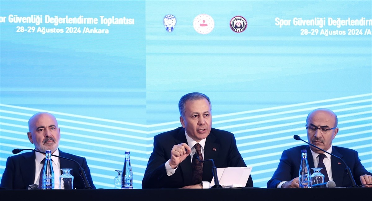 İçişleri Bakanı Ali Yerlikaya, Polis Müzesi'ndeki Şehit Demet Sezen Konferans Salonu'nda...