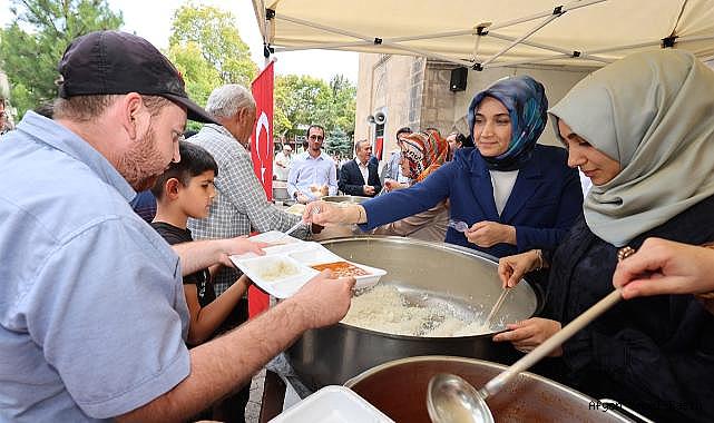 İmaret Camii’nde Yemek ikramı Yıllar Sonra Yeniden Başladı