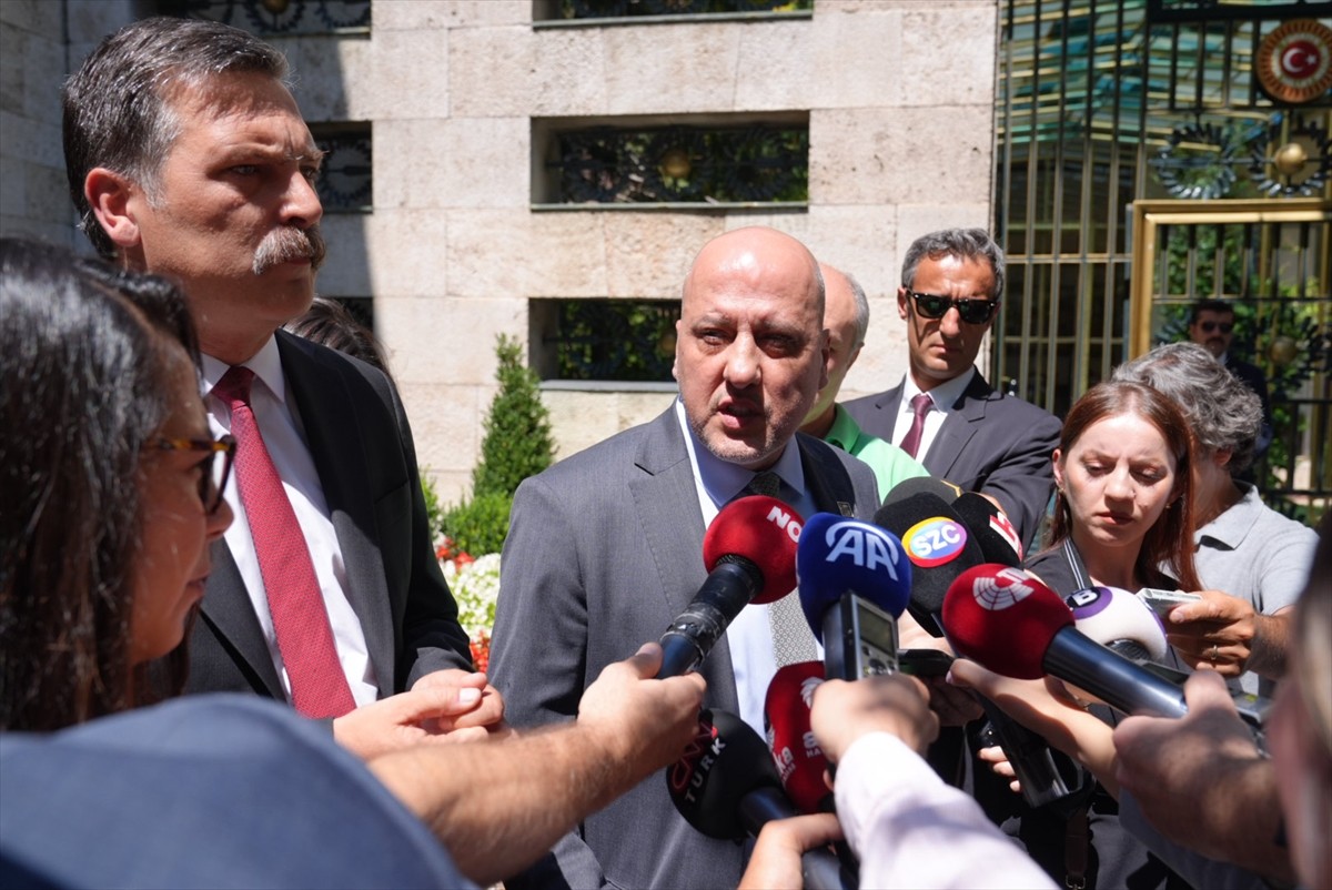 TBMM Başkanı Numan Kurtulmuş, Türkiye İşçi Partisi (TİP) Genel Başkanı Erkan Baş ile TİP İstanbul...