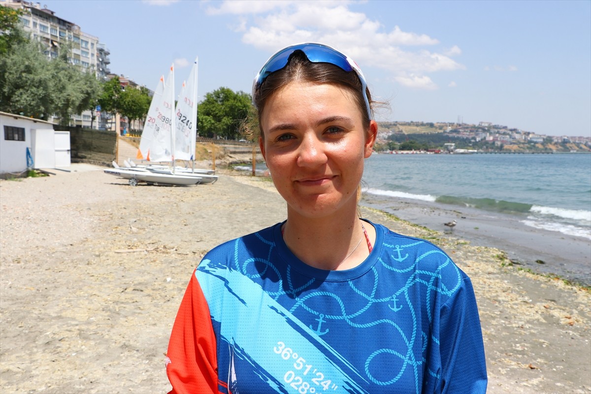 Tekirdağ'da 7 yaşında yaz kursuyla adım attığı yelken kulübünde Türkiye ve Balkan şampiyonlukları...
