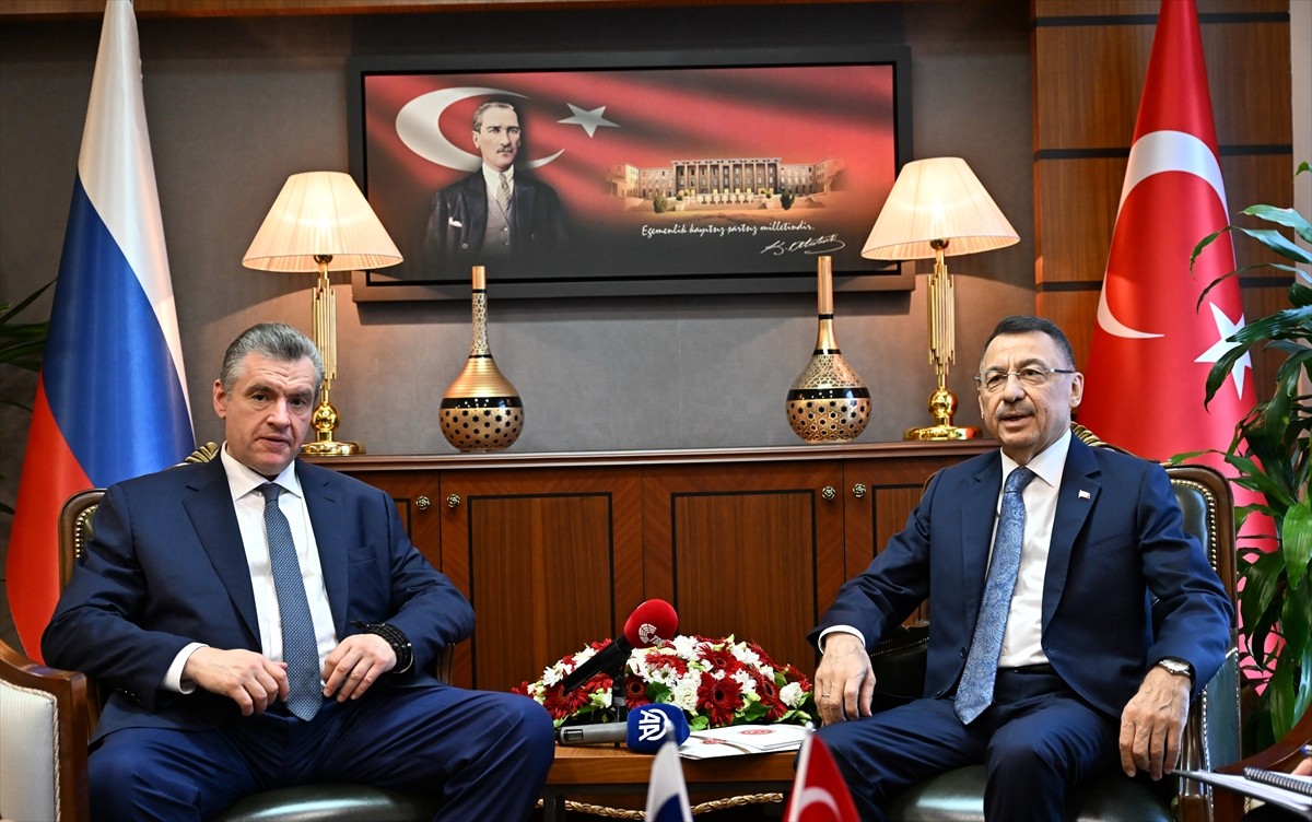 Türkiye Büyük Millet Meclisi (TBMM) Dışişleri Komisyonu Başkanı Fuat Oktay (solda), Rusya Federal...