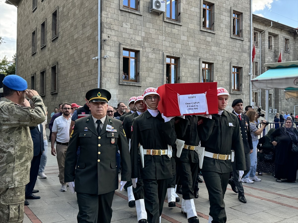Zeytin Dalı Harekatı bölgesinde meydana gelen silah kazasında şehit olan Piyade Uzman Çavuş Onur...