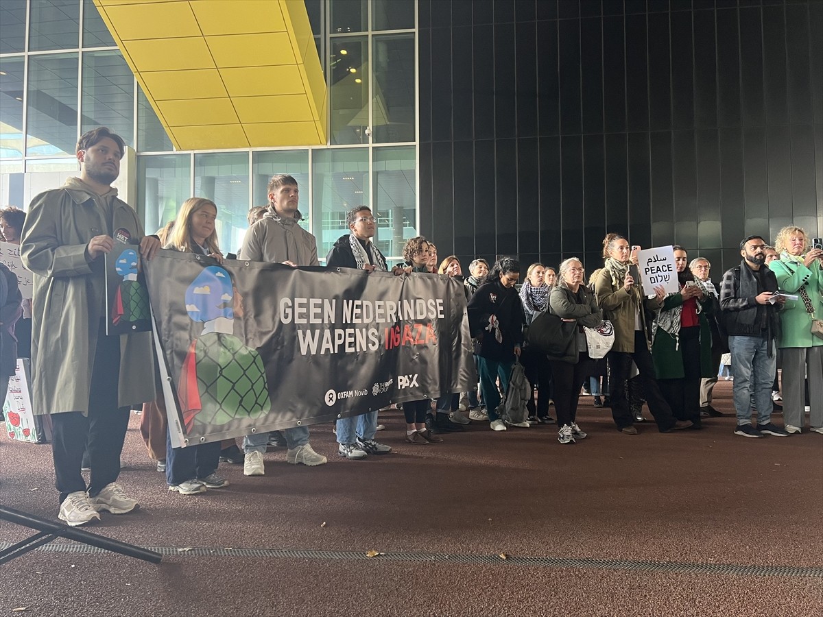 Gazze'deki soykırımı ve Hollanda hükümetinin İsrail'e destek politikasını 1 yıldır protesto eden...
