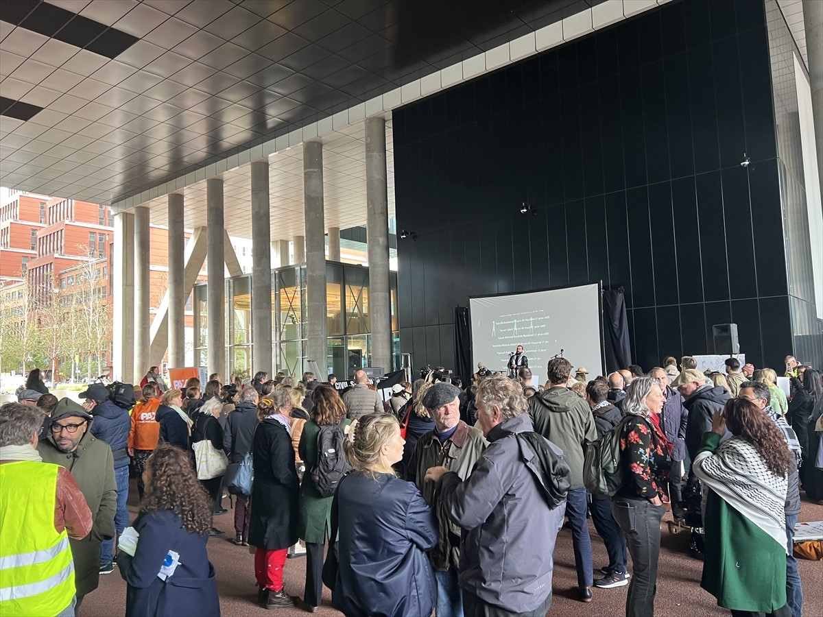 Gazze'deki soykırımı ve Hollanda hükümetinin İsrail'e destek politikasını 1 yıldır protesto eden...