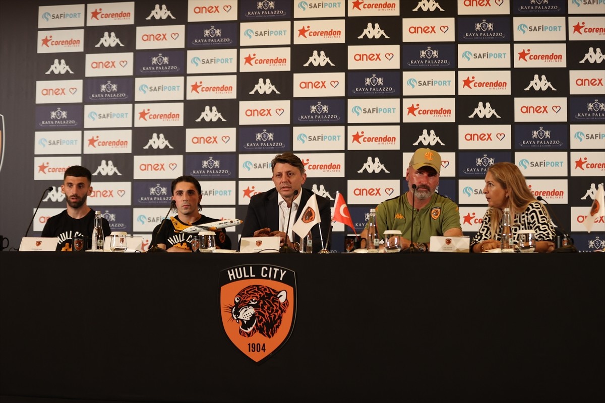 İngiltere Championship ekiplerinden Türk iş insanı Acun Ilıcalı'nın sahibi olduğu Hull City Kulübü...