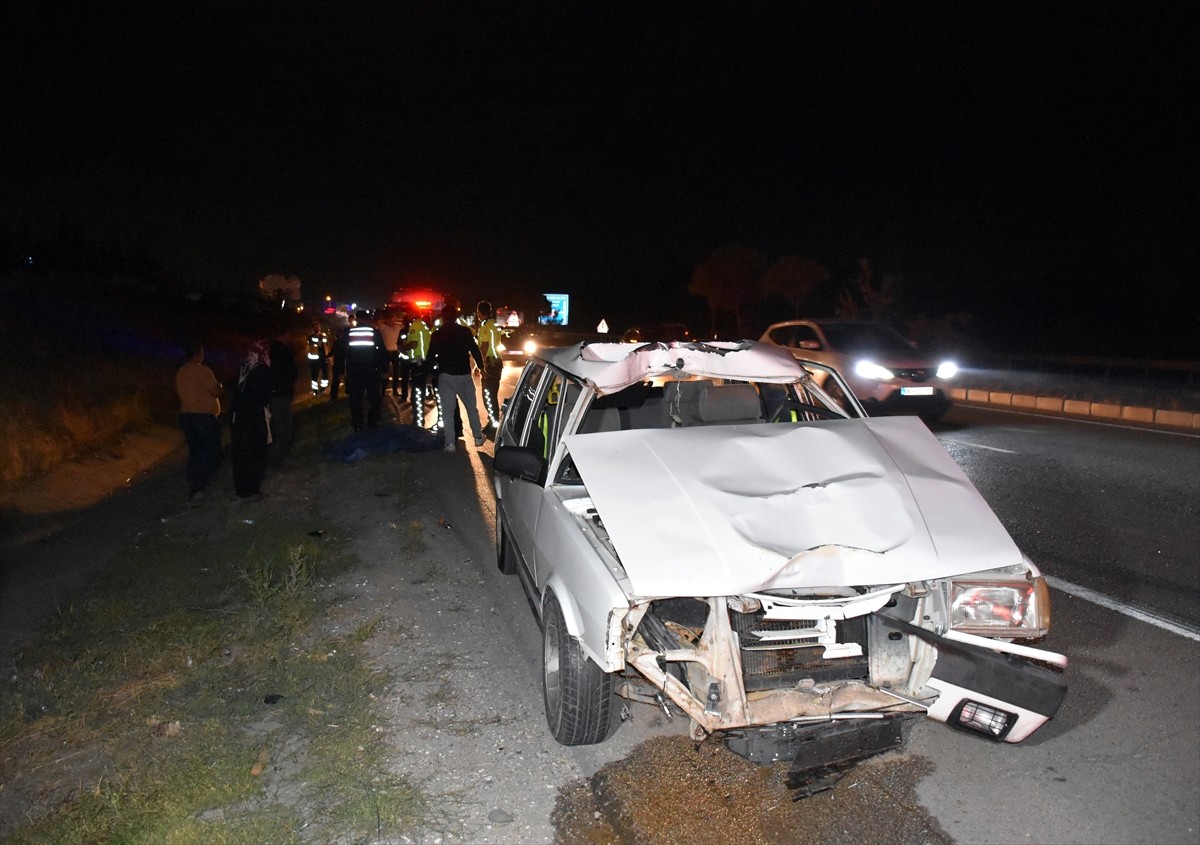 Kırıkkale'de otomobilin çarptığı 75 yaşındaki kişi yaşamını yitirdi, sürücü yaralandı. Kaza...