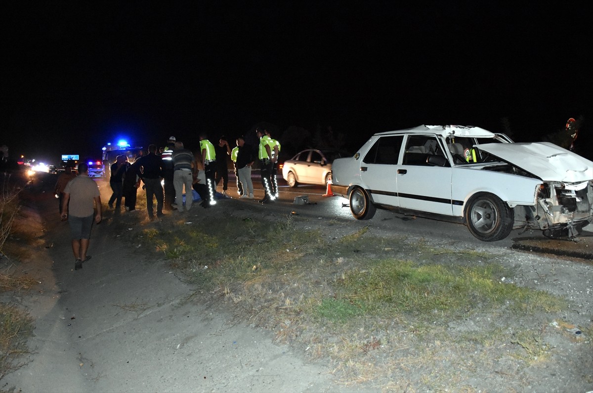 Kırıkkale'de otomobilin çarptığı 75 yaşındaki kişi yaşamını yitirdi, sürücü yaralandı. Kaza...
