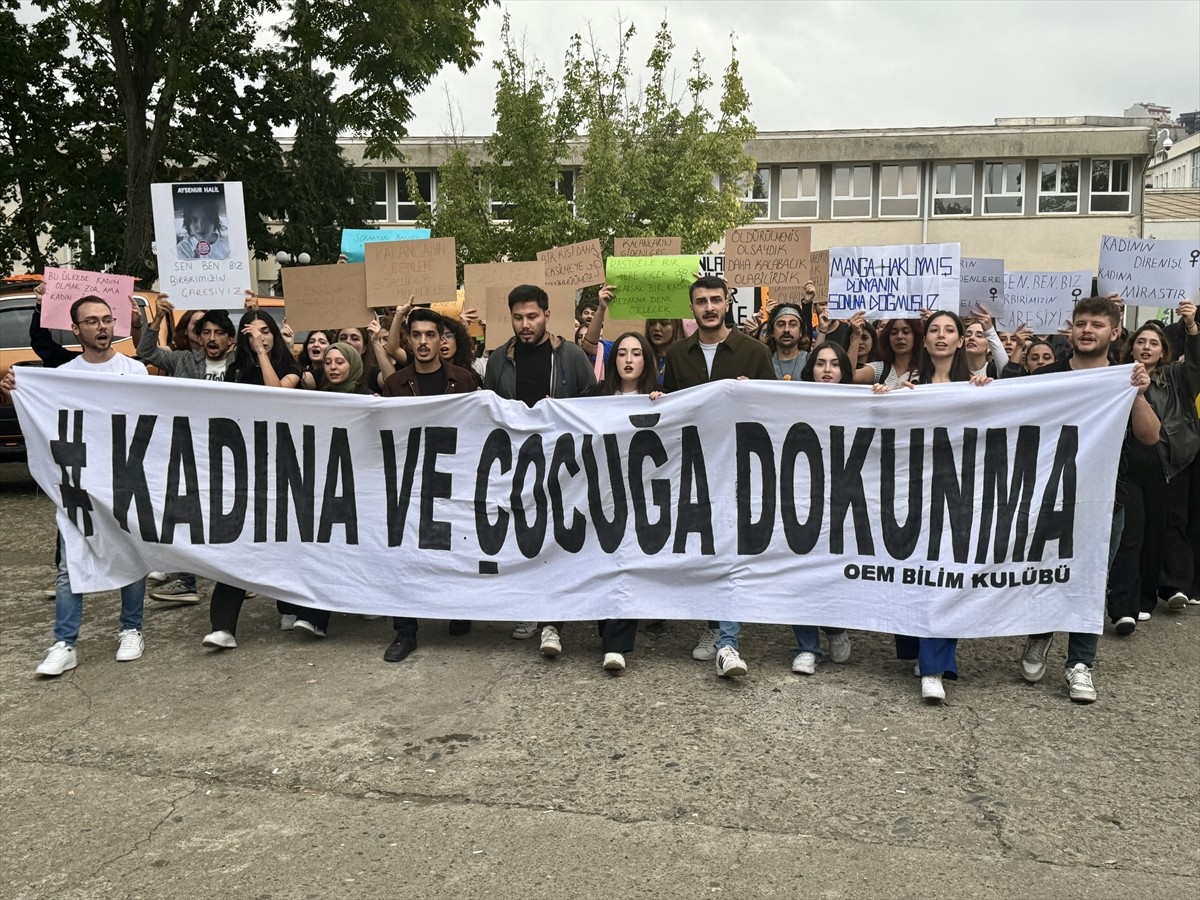 KTÜ'de Kadına Yönelik Şiddete Karşı Yürüyüş Gerçekleştirildi