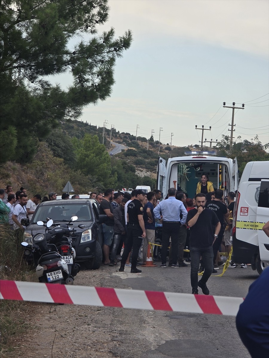 Muğla'nın Datça ilçesinde meydana gelen trafik kazasında bir lise öğrencisi yaşamını yitirdi....