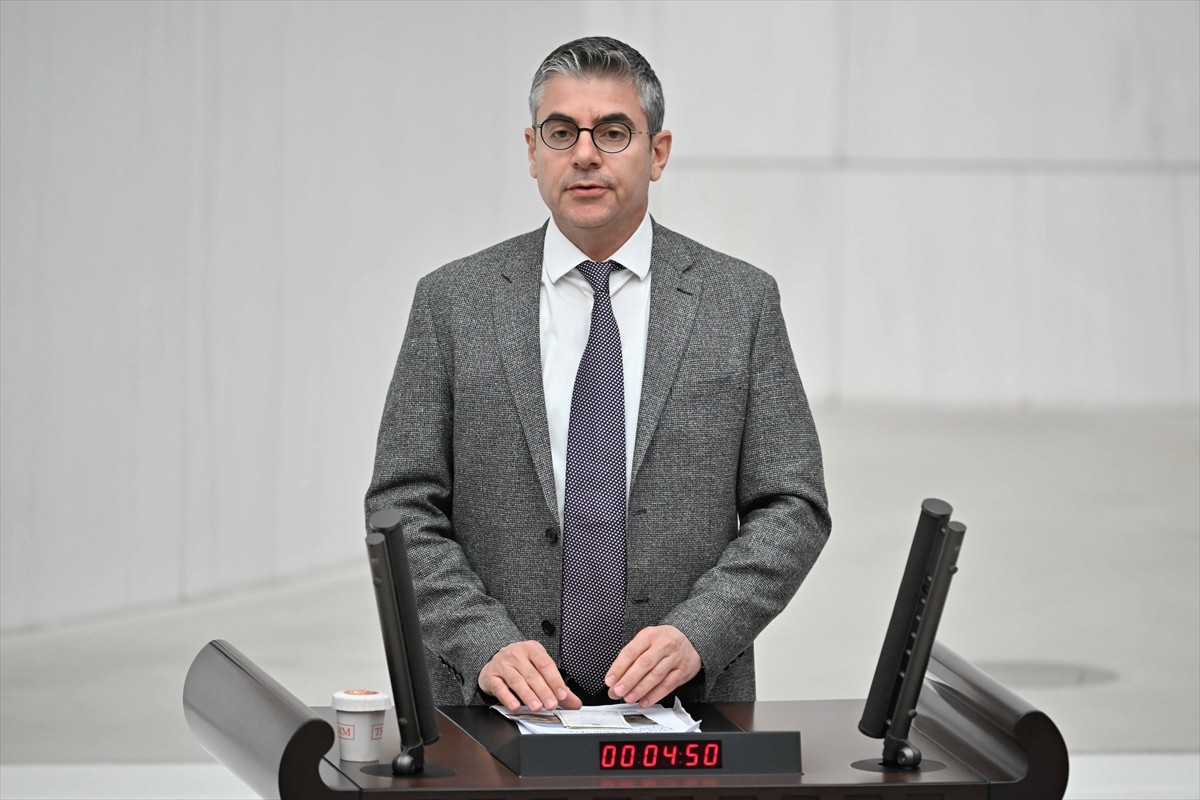 TBMM Genel Kurulu, Meclis Başkanvekili Sırrı Süreyya Önder başkanlığında toplandı.
