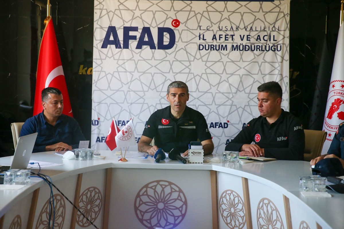 Uşak genelinde, Uluslararası Afet Risklerinin Azaltılması Günü dolayısıyla 5,8 büyüklüğünde...
