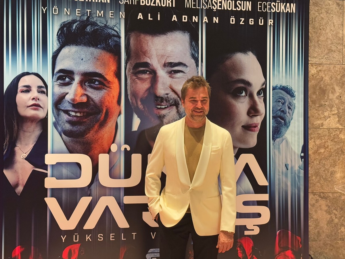 "Dünya Varmış" filminin galası, Atatürk Kültür Merkezi'nde gerçekleştirildi. Galaya filmin başrol...