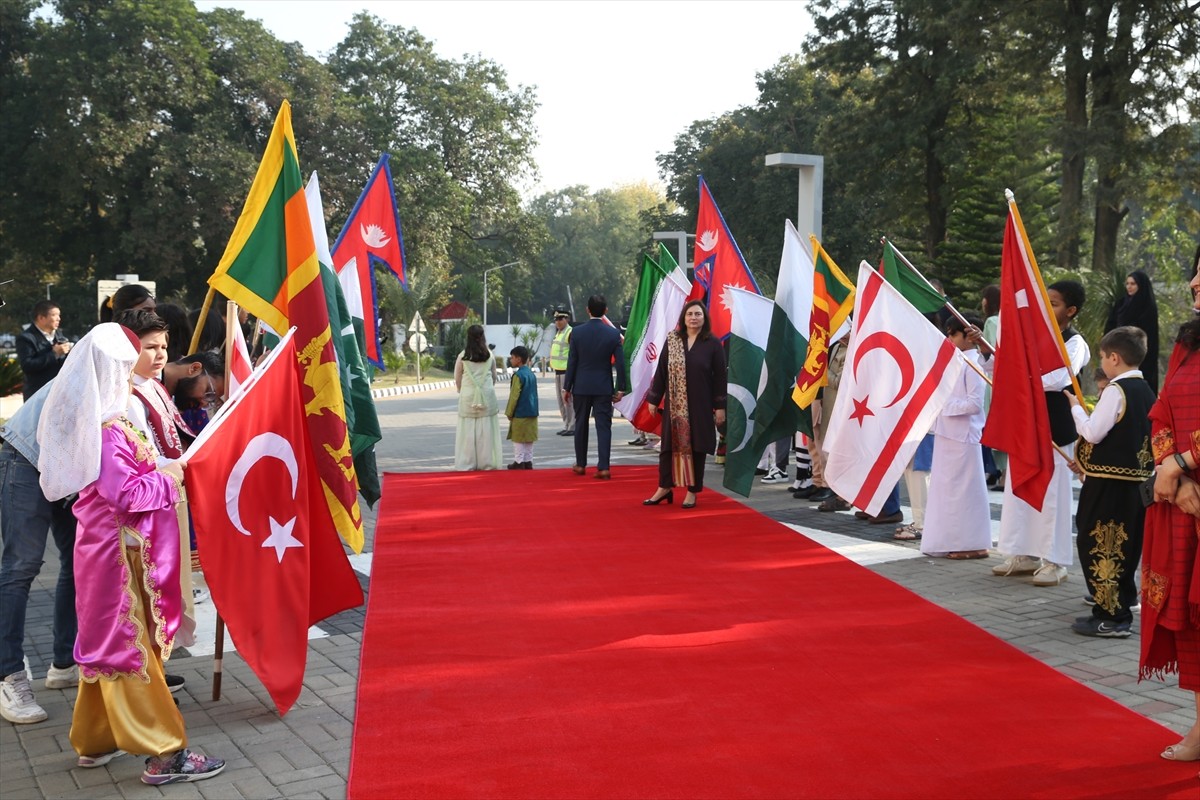 Pakistan'ın başkenti İslamabad'da düzenlenen kermes ile burada faaliyet gösteren yabancı misyonlar...