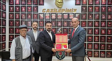 GÖREVE YENİ BAŞLAYAN BAŞKAN KAVAK’IN İLK ADRESİ ŞEHİT VE GAZİLER OLDU