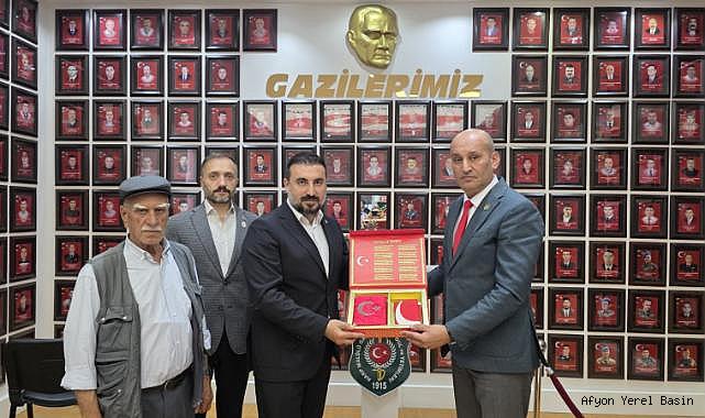 GÖREVE YENİ BAŞLAYAN BAŞKAN KAVAK’IN İLK ADRESİ ŞEHİT VE GAZİLER OLDU