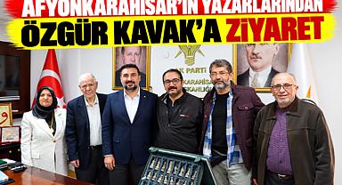 AFYONKARAHİSAR’IN YAZARLARINDAN ÖZGÜR KAVAK’A ZİYARET
