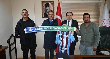 EBER GÖLÜ İÇİN KRİTİK GÖRÜŞME: SOMUT ÇÖZÜM TALEPLERİ KAYMAKAM TÜRKER’İN MASASINDA!