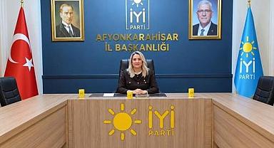GÖNÜL ÖZ’DEN ÇARPICI ÇAĞRI: “KIZ ÇOCUKLARININ YERİ EVLİLİK MASASI DEĞİL, OKUL SIRASIDIR!”