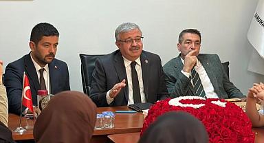 YURDUNUSEVEN MANİSA’DA SAHAYA İNDİ: “DURMADAN, YORULMADAN ÇALIŞIYORUZ!”
