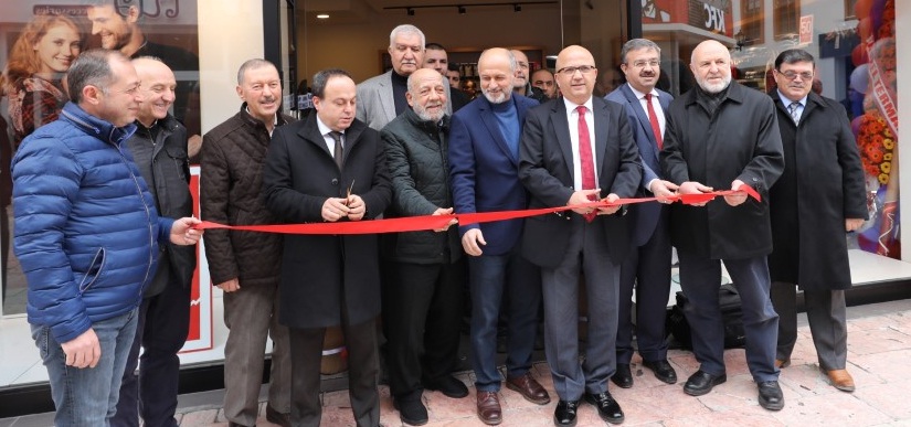 Sait Açba Kızı Adına Giyim Mağazası Açtı