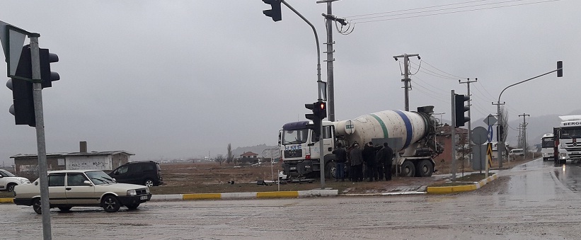 Fireni Tutmayan Beton Mikseri Orta Refüje çıktı