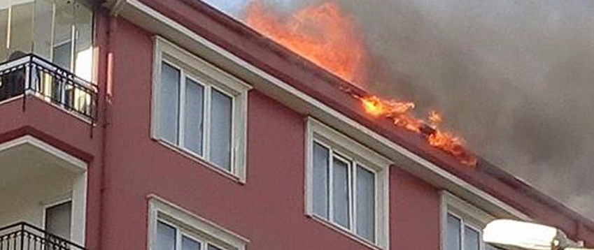 Rektör Solak'ın Oturduğu Apartmanda Yangın