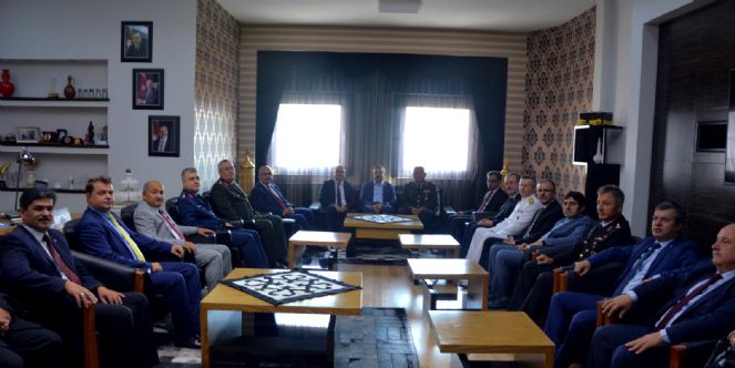 Başkan çoban Protokolü Ve Komutanları Ağırladı