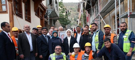 Emine Erdoğan TarihÎ Ve Turistik Yerlerde İncelemelerde Bulundu