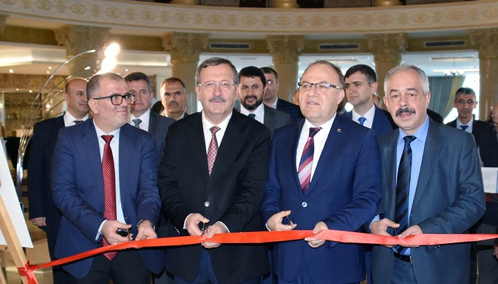 ‘her Yönüyle Afyonkarahisar’ Fotoğraf Yarışmasında Dereceye Girenlere Vali Mustafa Tutulmaz Tarafından ödülleri Verildi.
