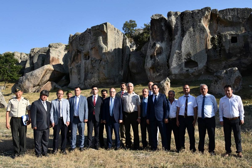 Vali Tutulmaz Frig Vadisini Turizme Kazandırmak İçin Kolları Sıvadı