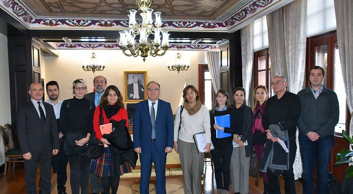 Vali Tutulmaz Misafirlerini Makamında Kabul Etti