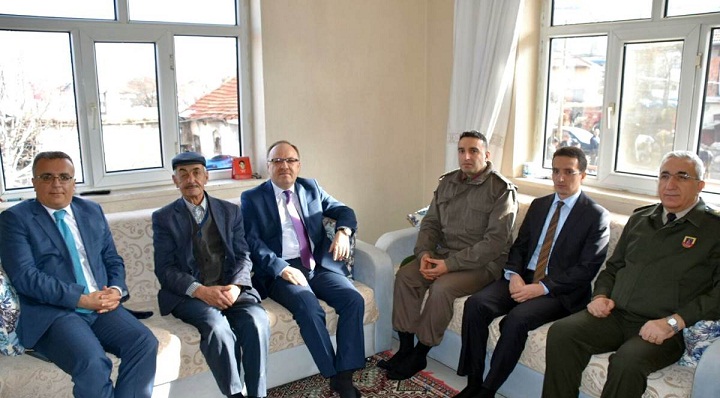 Vali Tutulmaz şuhut İlçemizdeki şehit Ailelerini Ziyaret Etti