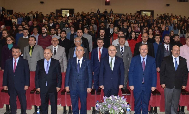 Vali Tutulmaz Türk Vergi Sistemi Konulu Panele Katıldı