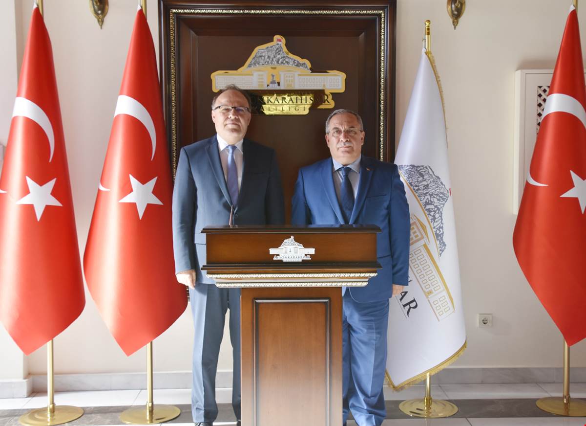 Kütahya Valisi Nayir’dan Vali Tutulmaz’a Nezaket Ziyareti.