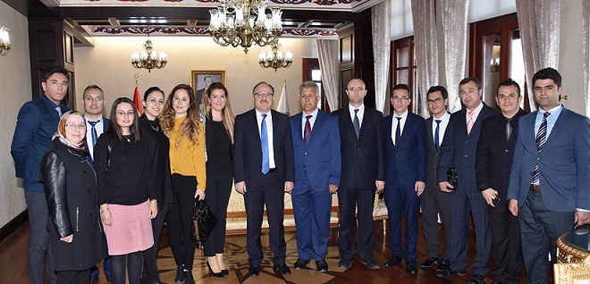 Vali Mustafa Tutulmaz Fethibey Ortaokulu öğretmenlerini ödüllendirdi