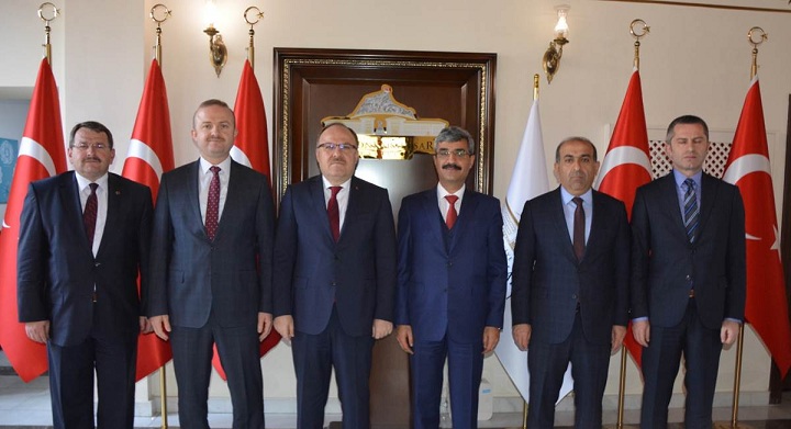 Vali Tutulmaz Sosyal Güvenlik Kurumu Başkanı Bağlı'yı Makamında Kabul Etti