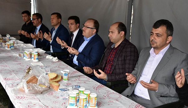 Vali Tutulmaz şehit Cumali Sarıtaş’ın Mevlid Programına Katıldı