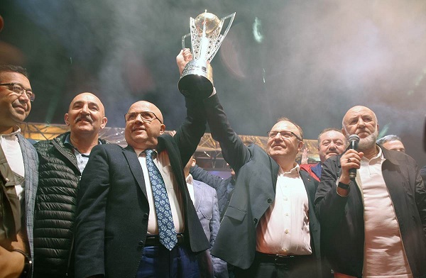 Vali Tutulmaz Afjet Afyonspor'un Anıtpark'taki Kutlama Törenine Katıldı