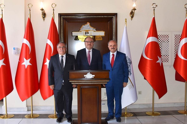 Vali özdemir çakacak Ve Vali Ahmet Hamdi Nayir’den Vali Mustafa Tutulmaz’a Ziyaret