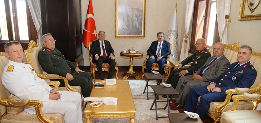 Zafer Haftasına Katılan Protokol üyeleri Vali Tutulmaz’ı Ziyaret Etti