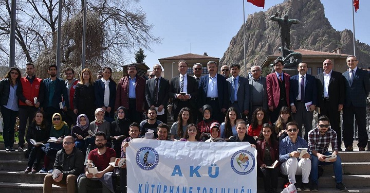 “81 İlde Kitap Okuyoruz” Projesi Kapsamında öğrenciler Anıtpark’ta Kitap Okudular